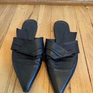 Via Spiga Pointded leather flats mule